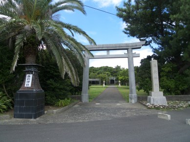 Yaku_Shrine_Torii